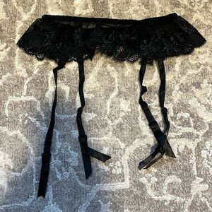 Victoria’s Secret garter belt NWOT